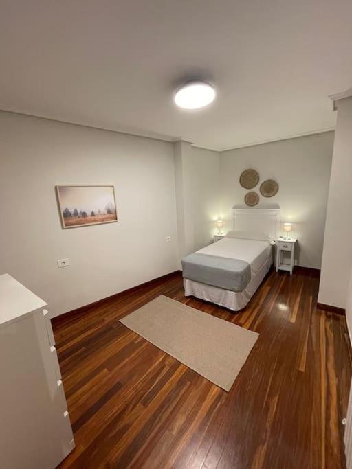 Duplex 122M2, 4 Dormitorios, 2 Banos Completos, Wifi 1Gb Мундака Екстериор снимка