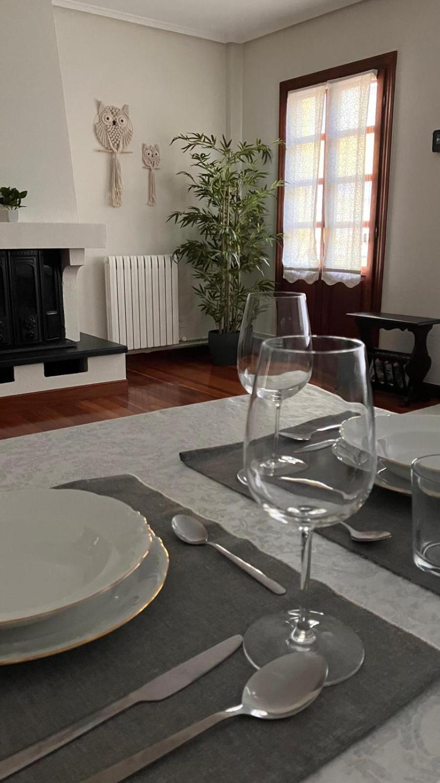 Duplex 122M2, 4 Dormitorios, 2 Banos Completos, Wifi 1Gb Мундака Екстериор снимка