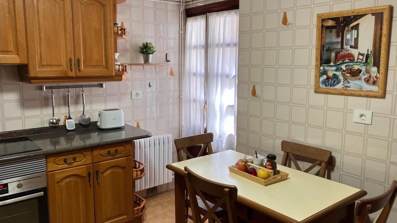 Duplex 122M2, 4 Dormitorios, 2 Banos Completos, Wifi 1Gb Мундака Екстериор снимка